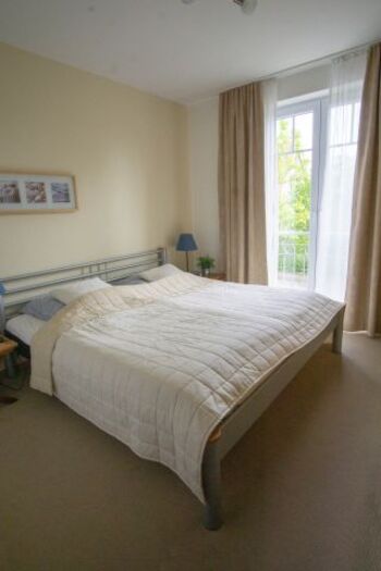 Schlafzimmer mit großen Schrank