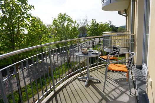 Balkon mit 3 Sitzmöglichkeietn