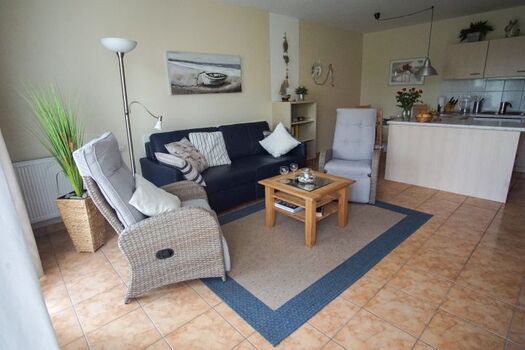 Wohnbereich mit 2 verstellbaren Sesseln