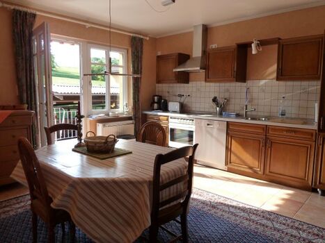 Essbereich mit Küchenzeile