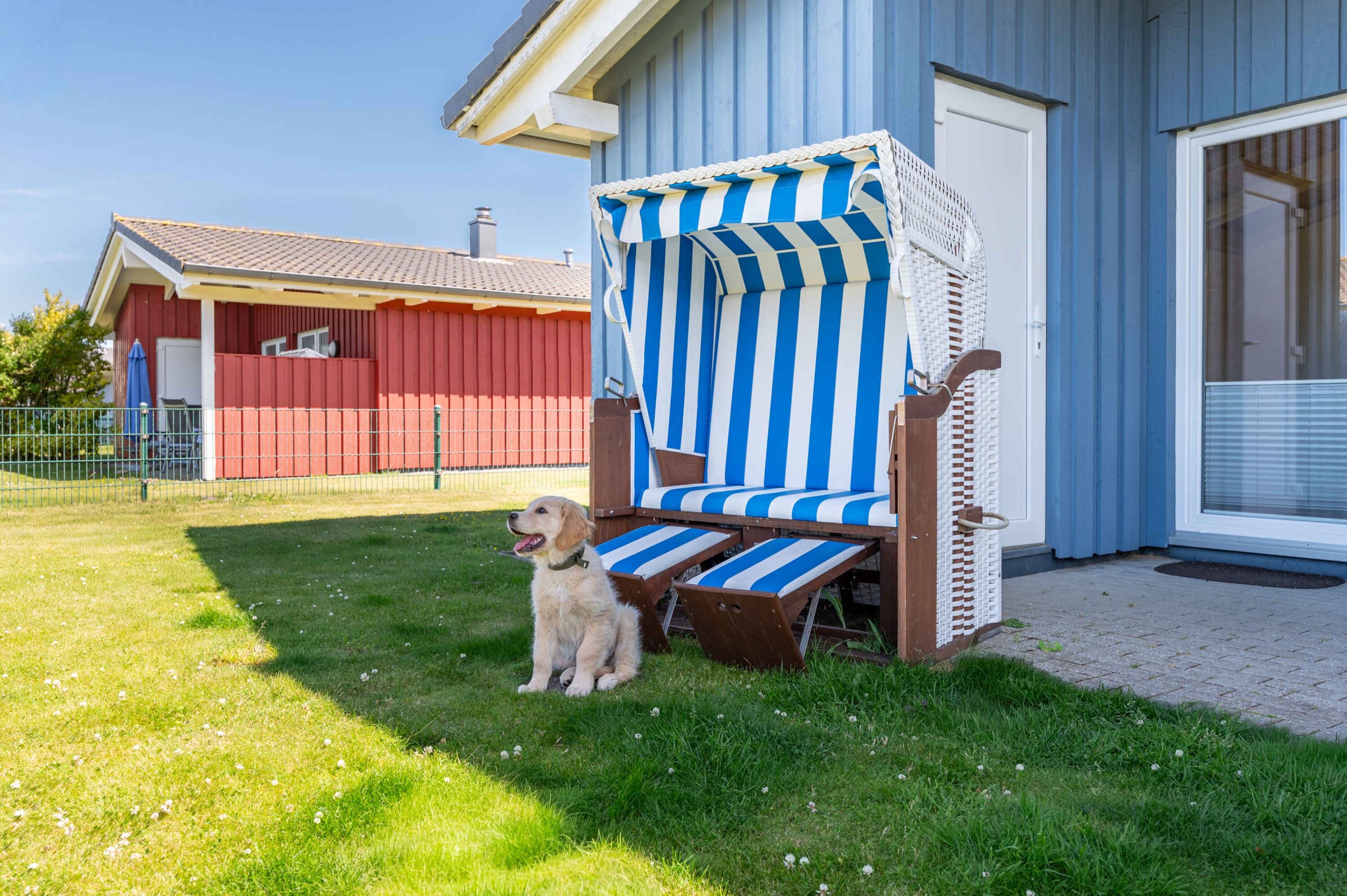 Ferienhaus Süderoog – Hundefreundlicher Garten mit gemütlichem Strandkorb