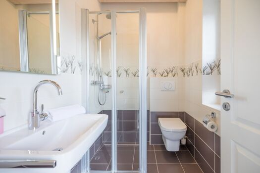 Badezimmer mit Dusche 