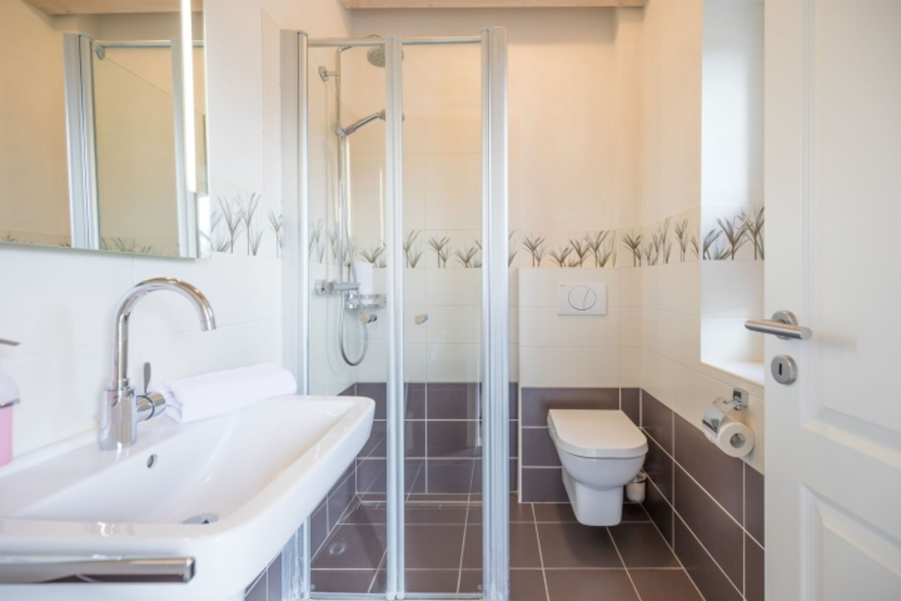 Badezimmer mit Dusche 