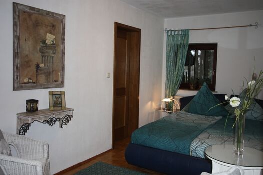 Schlafzimmer 1