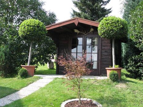 Infrarotsauna im Garten