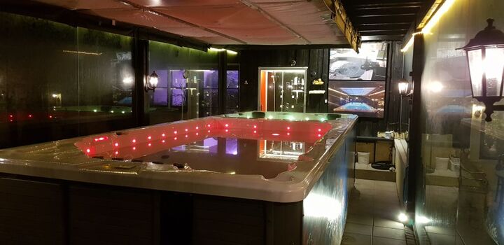 Aussenwhirlpool am Abend