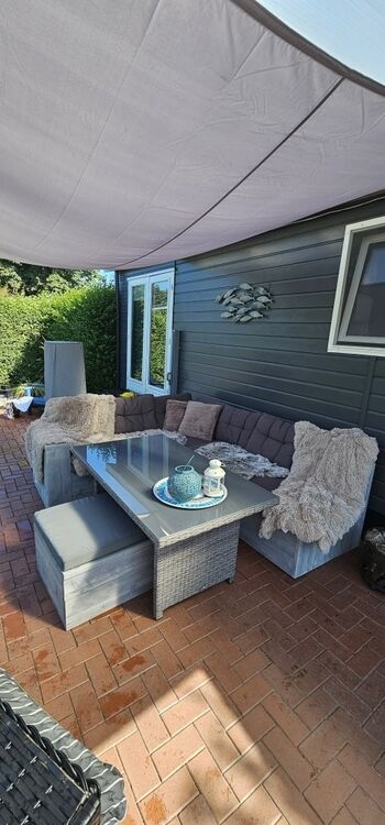 Loungemöbel mit Kuscheldecken 