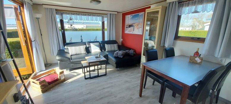 Essbereich für 4 Pers. Zzgl. Kinderhochstuhl