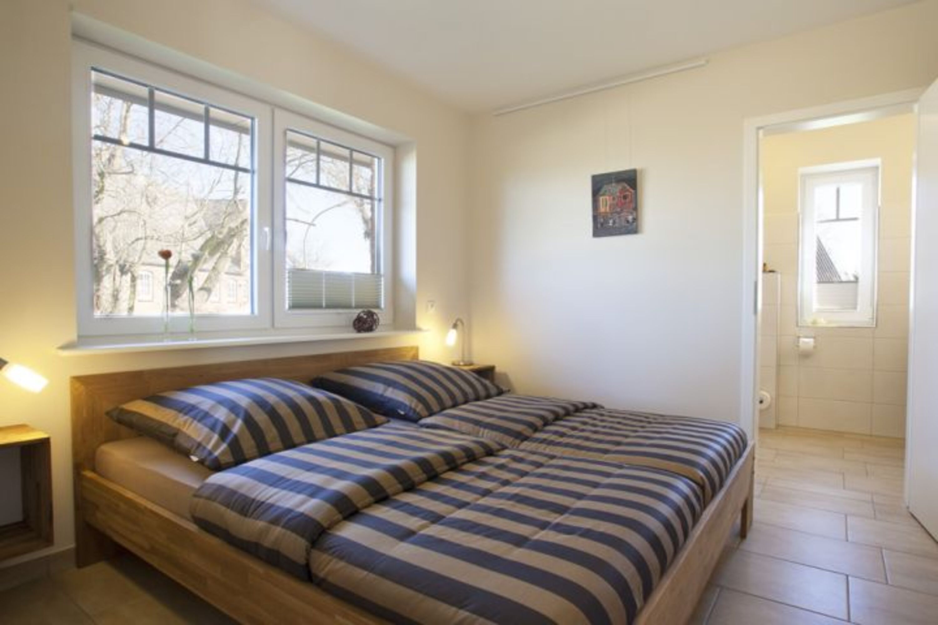 Schlafzimmer mit Doppelbett