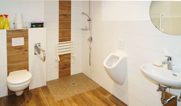 Badezimmer Gruppenraum