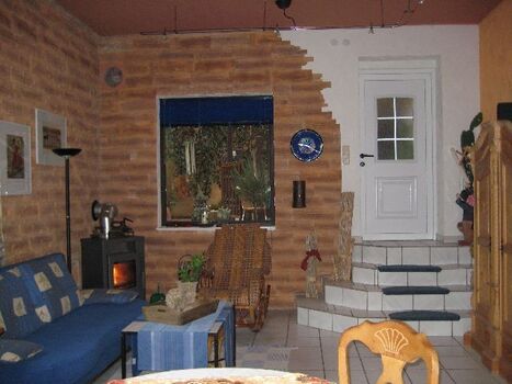 Wohnzimmer mit Kamin