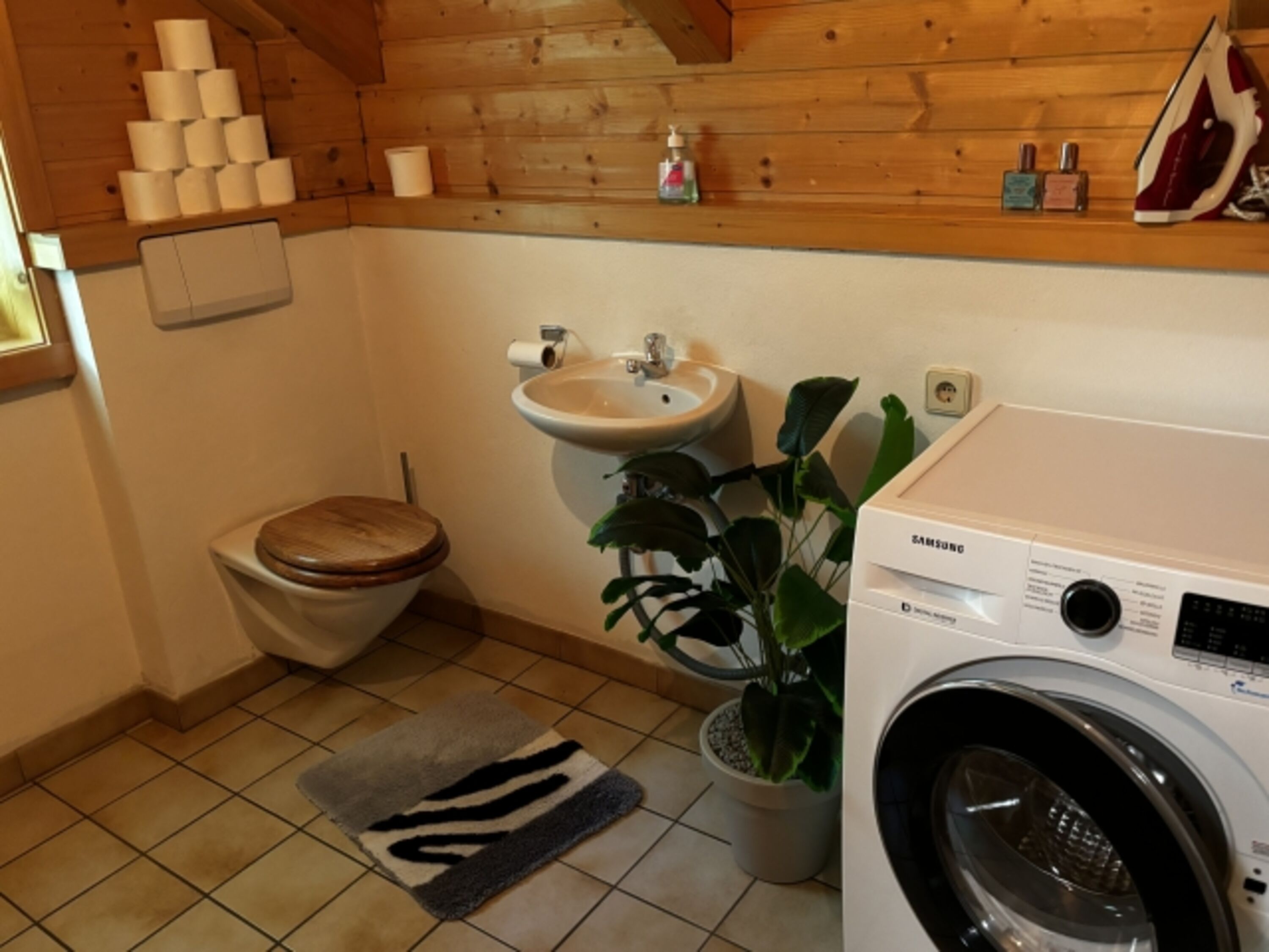 WC - Oberes Stockwerk 
