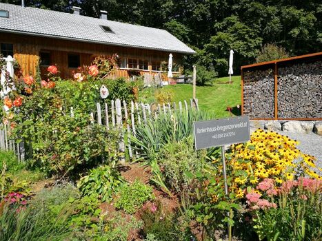 "Holz vor der Hütten"