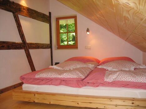 rechtes Schlafzimmer OG