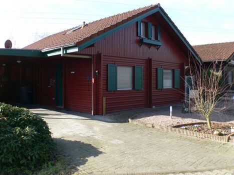 Hausansicht mit Caport