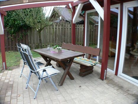 Terrasse neu mit Überdachung