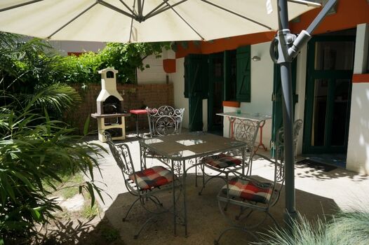 Sitzgruppe mit Barbecue