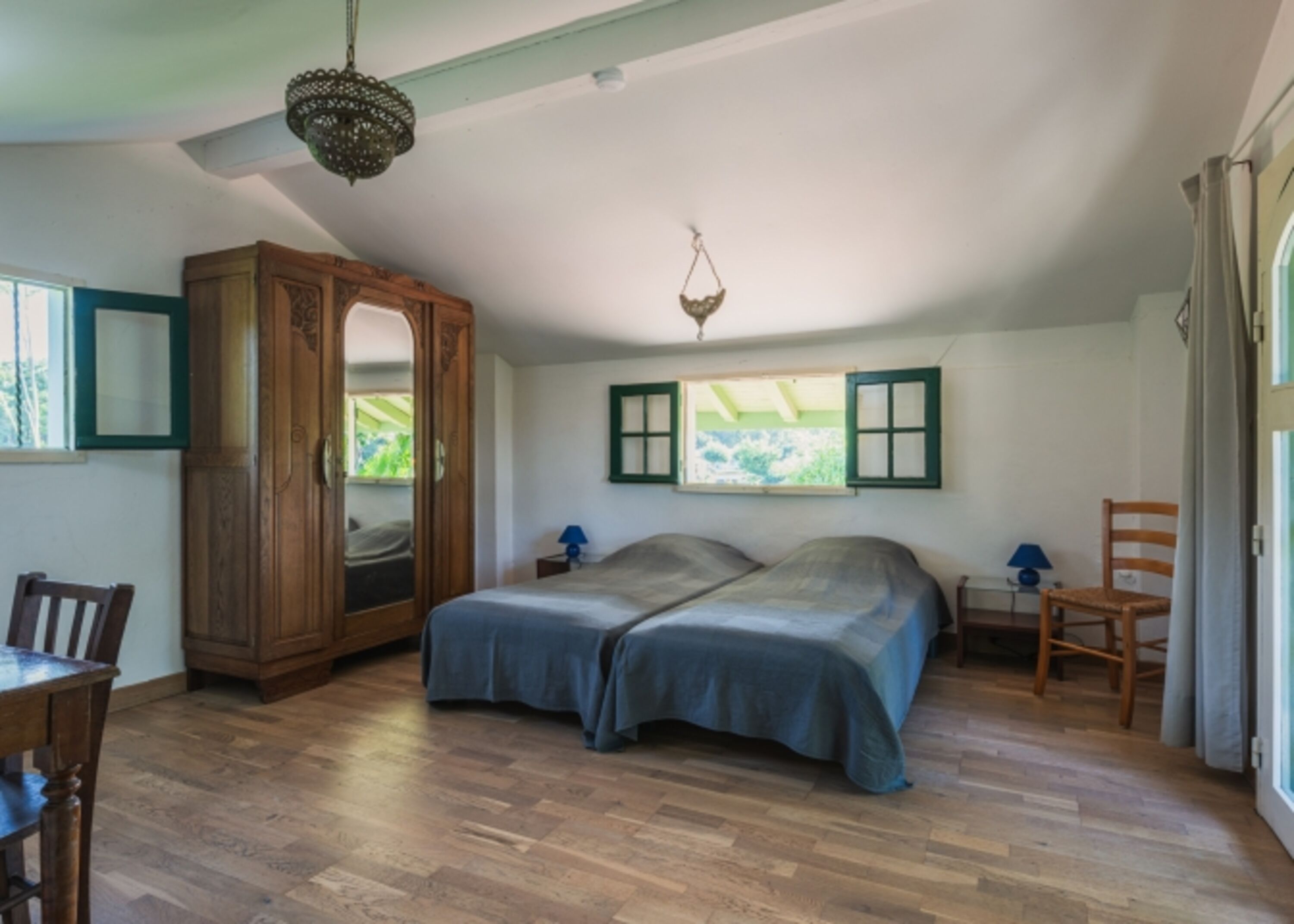Schlafzimmer 1