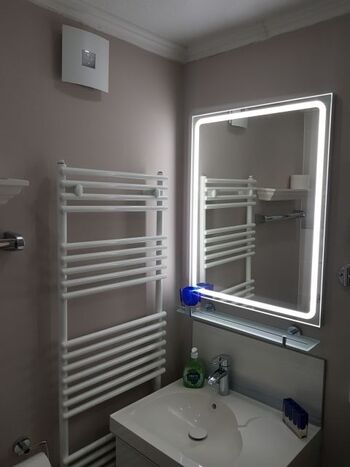 Bad mit bodenebener Dusche