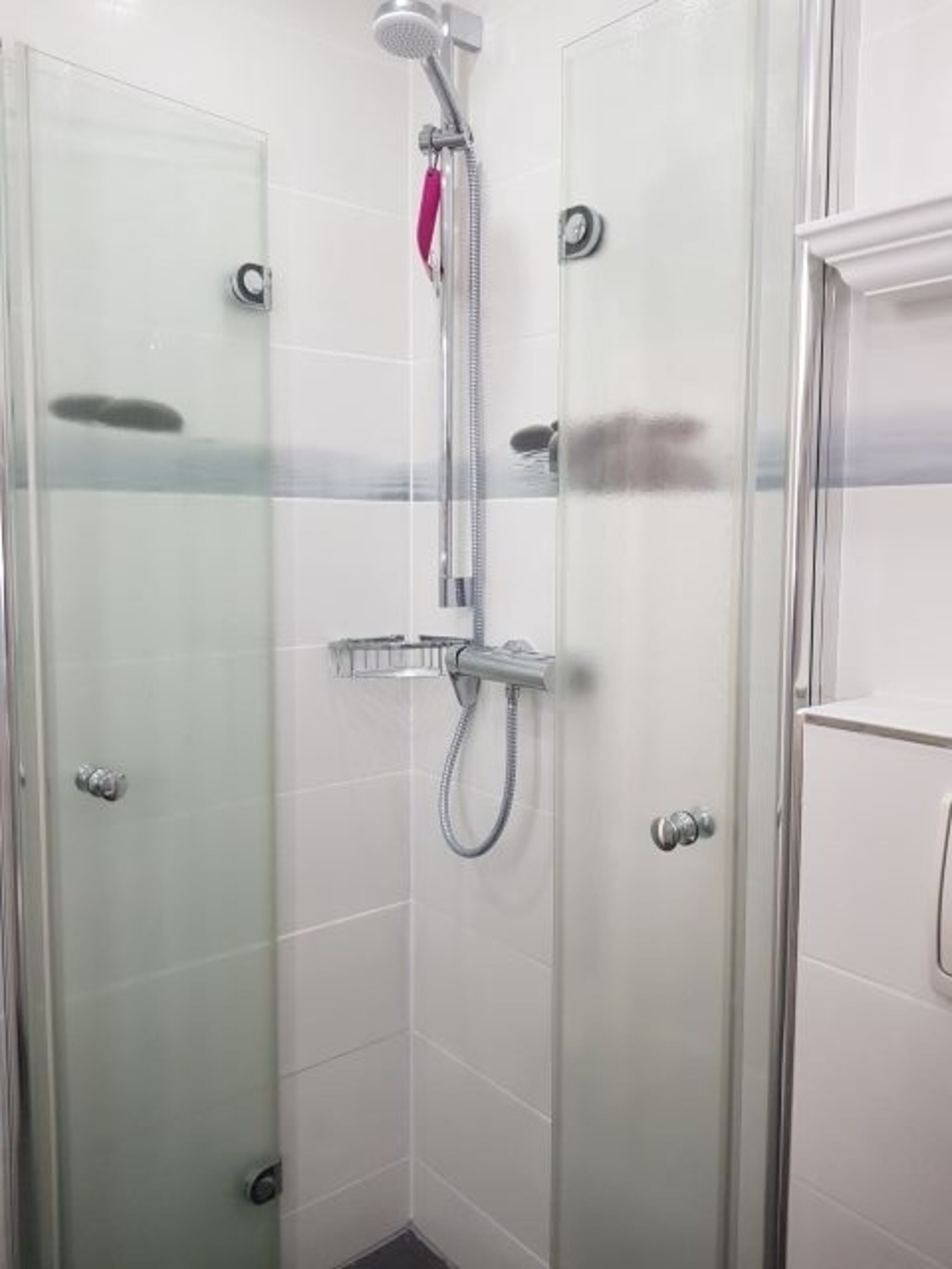 Bad mit bodenebener Dusche