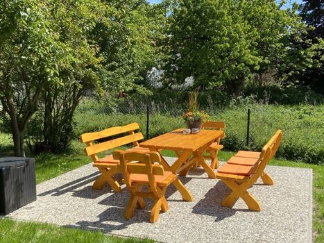 eingezäunter garten mit Sitzplatz