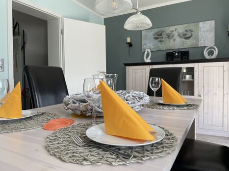 ausziehbarer Esstisch