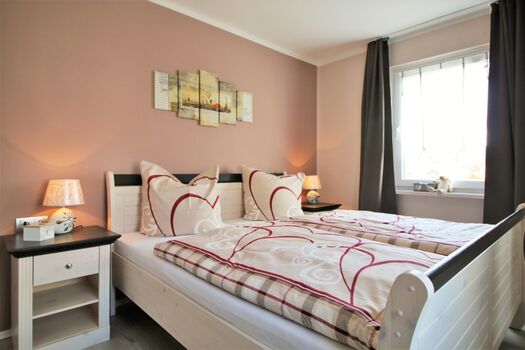 2. Schlafzimmer komplett abdunkelbar