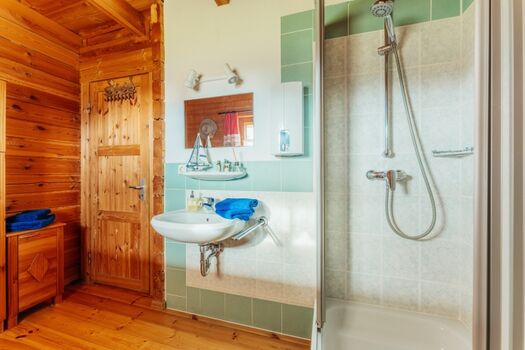 Badezimmer mit Tageslicht