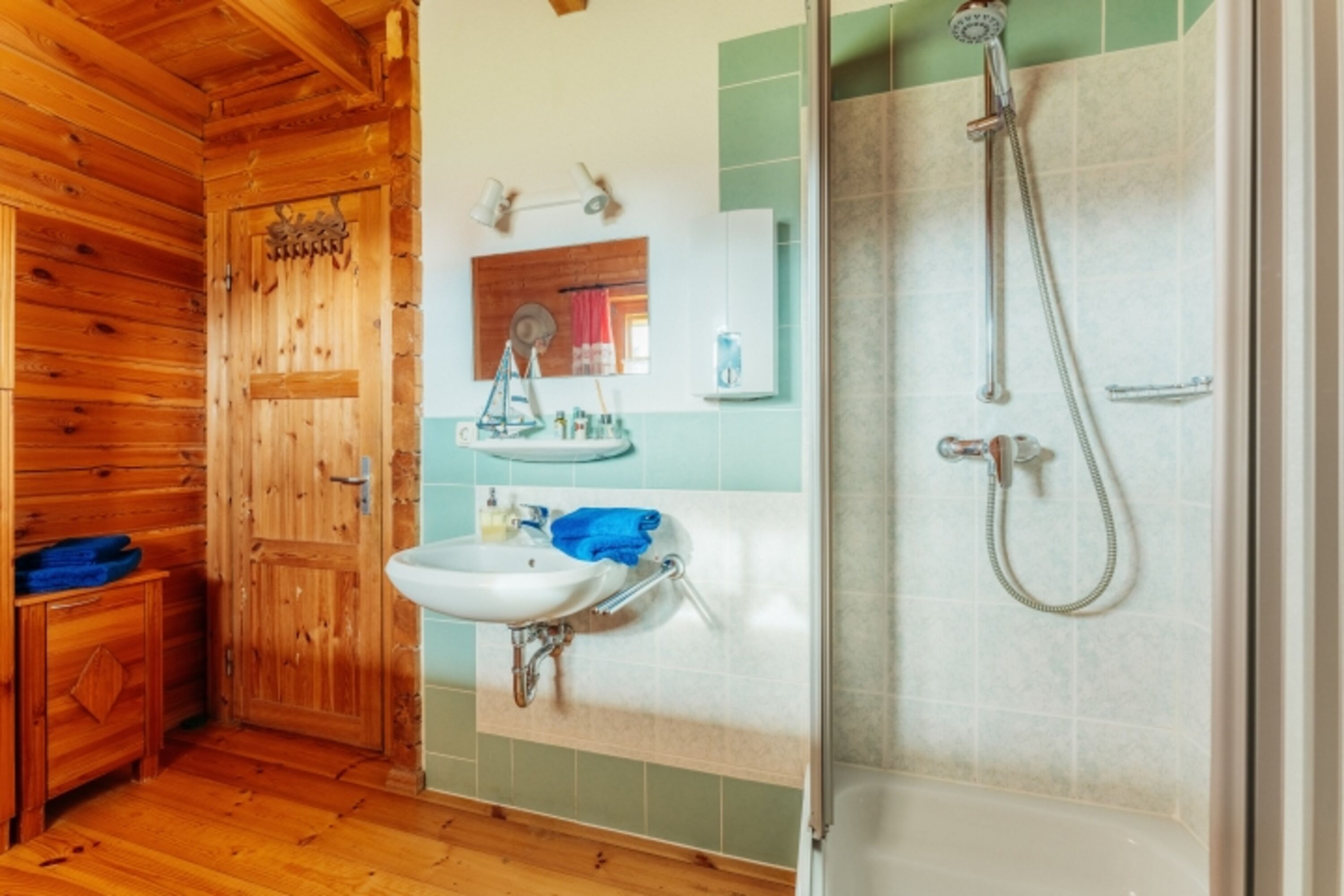 Badezimmer mit Tageslicht