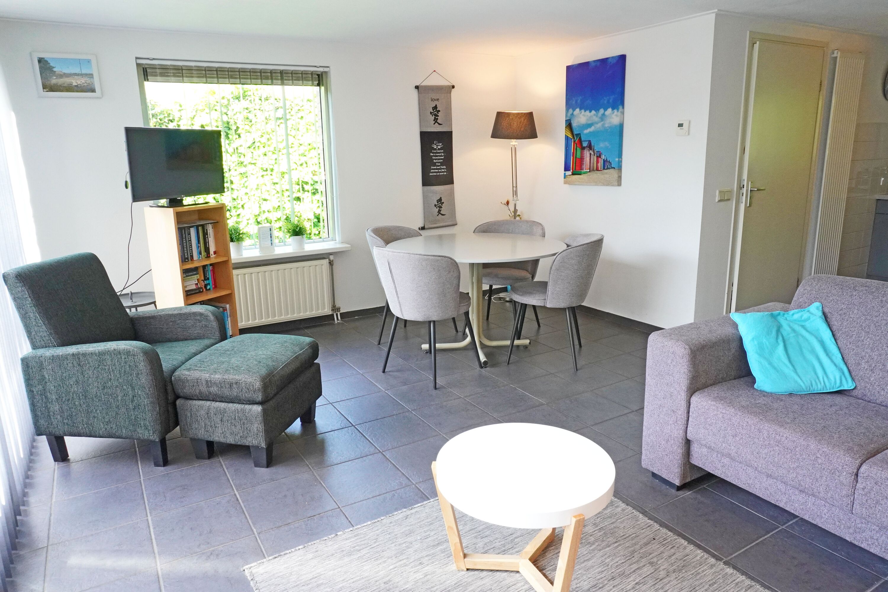 Wohnzimmer mit Esstisch