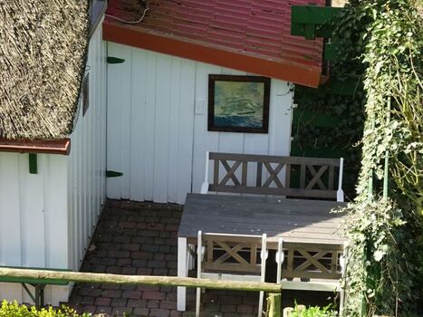 Terrasse hinter dem Haus