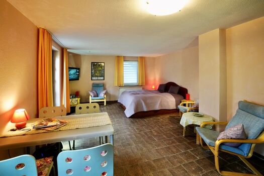 Fewo "West" Esstisch