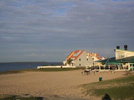 Strand am Grevelingenmeer (500 m entfernt)
