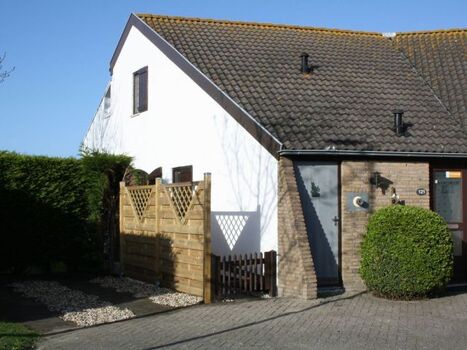 Hauseingang mit eigenem Parkplatz 