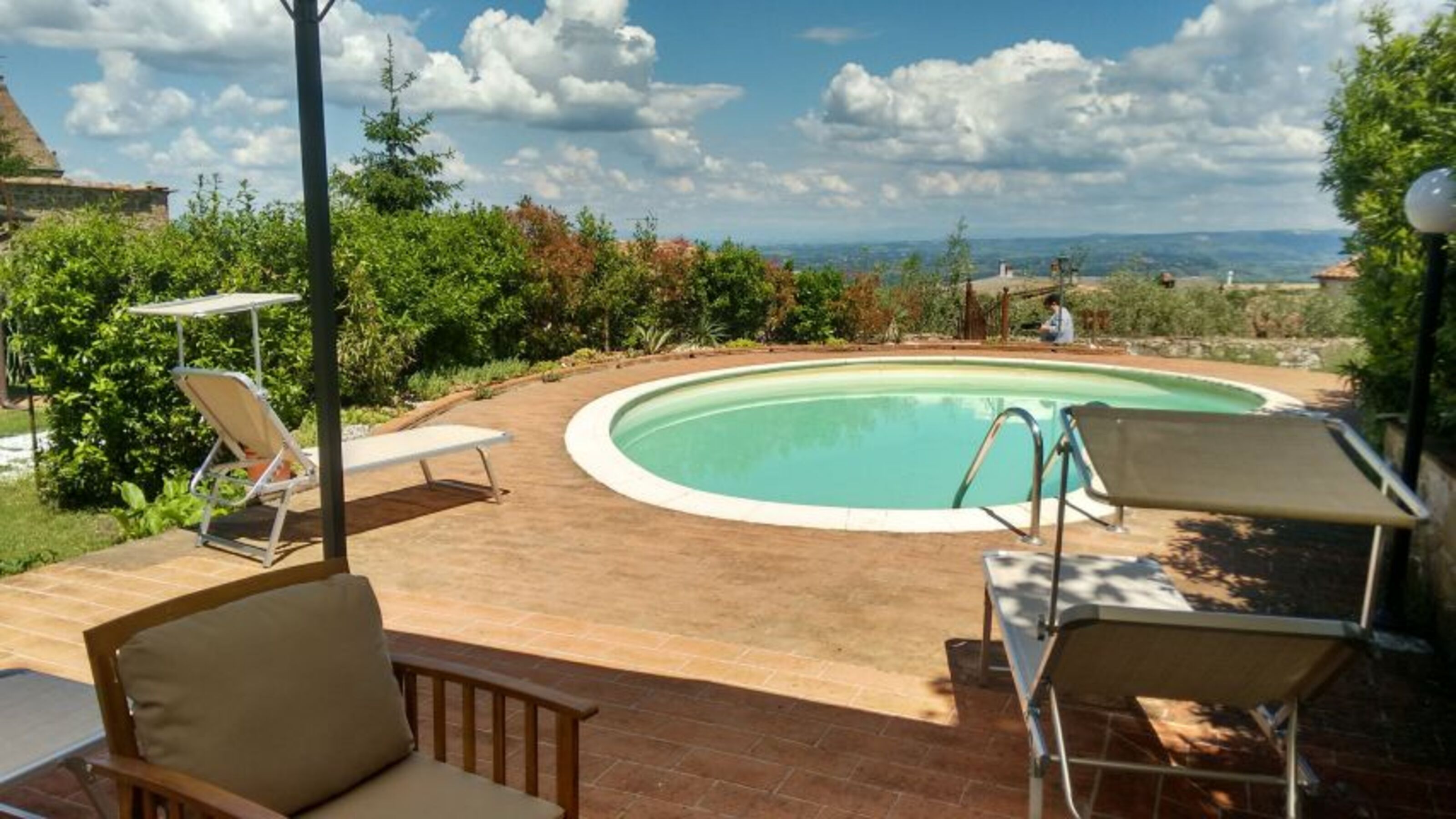 der gemeinsame und im Juli August private Pool