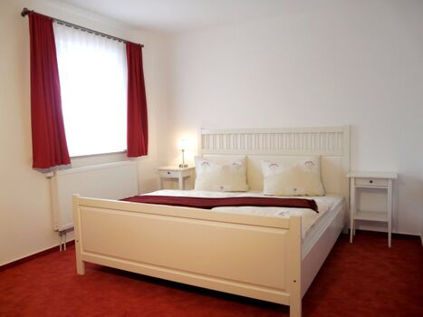 Schlafraum mit Doppelbett