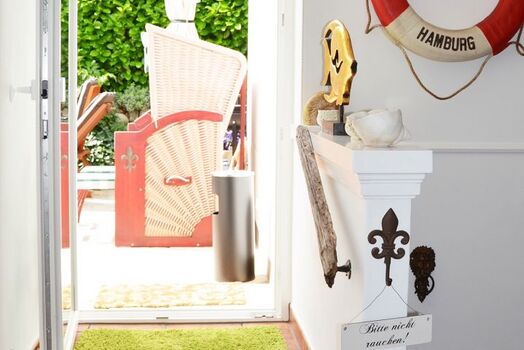 Direkter Gartenzugang, Garten zur alleinigen Nutzung, Rampe für 2 Stufen in den Garten kann gestellt werden