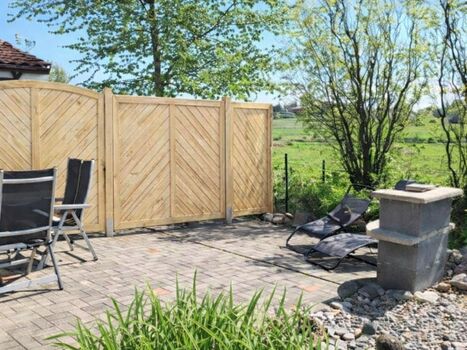 eingezäunter kleiner Garten