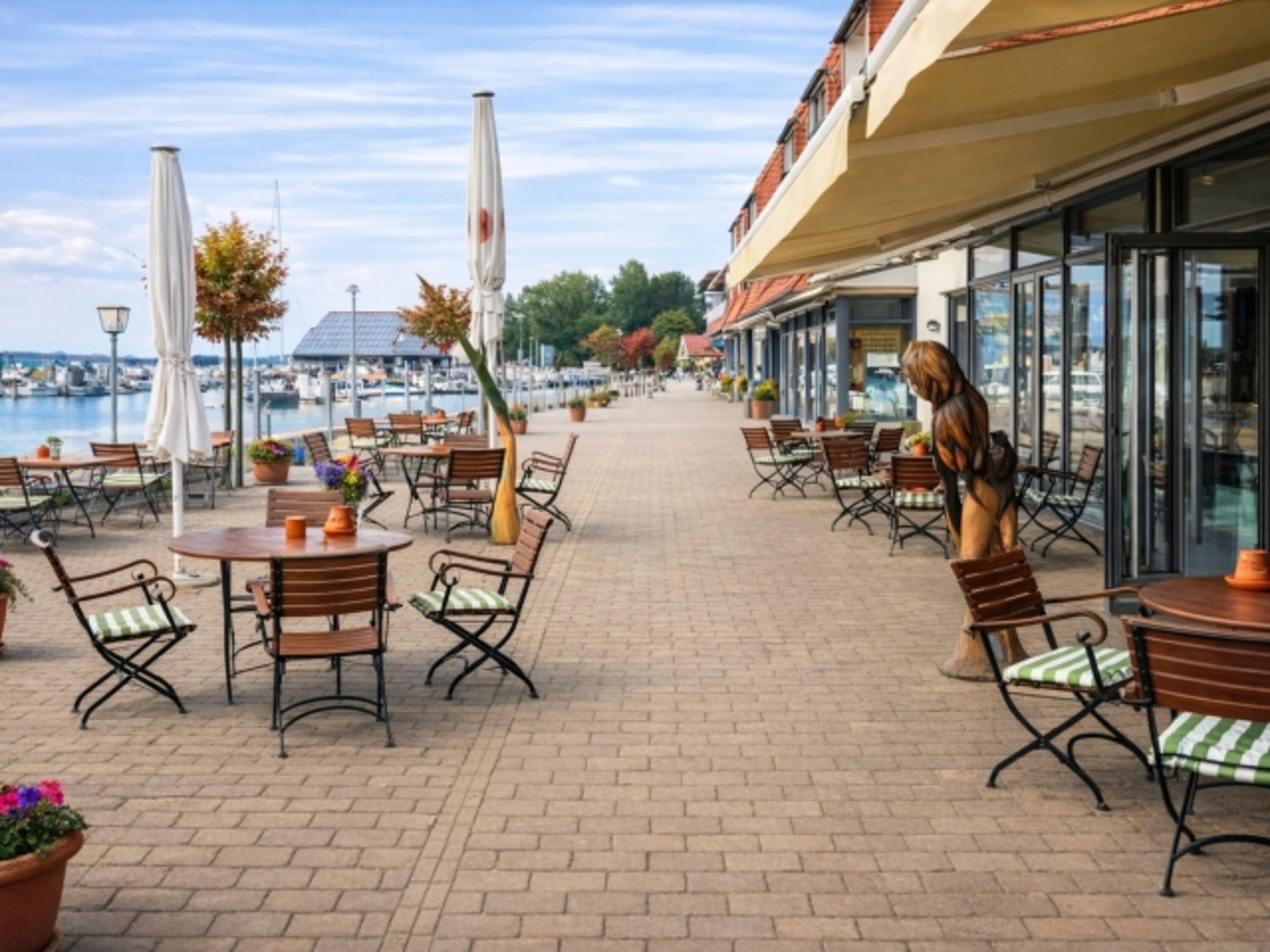 Promenade am Hafen