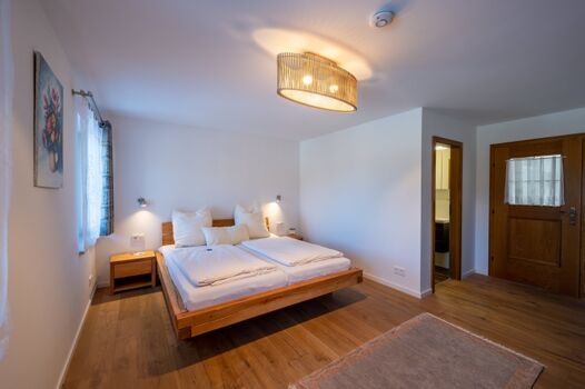 Dunkles Bauernzimmer -  3 Bett - Zimmer