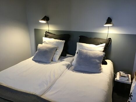 Das Bett steht nun unter der Empore