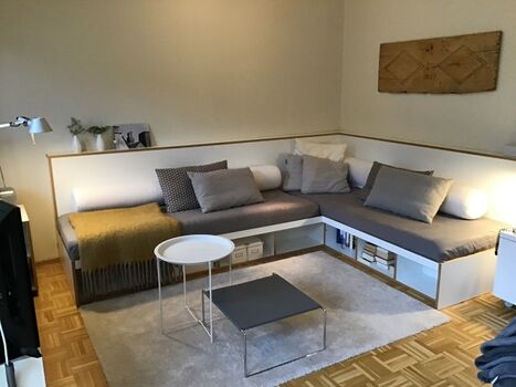 Der Sofa-Eckbereich im hinteren Wohnbereich