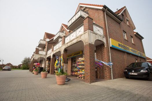 Edeka - in Fußweite, die komplette Saison geöffnet