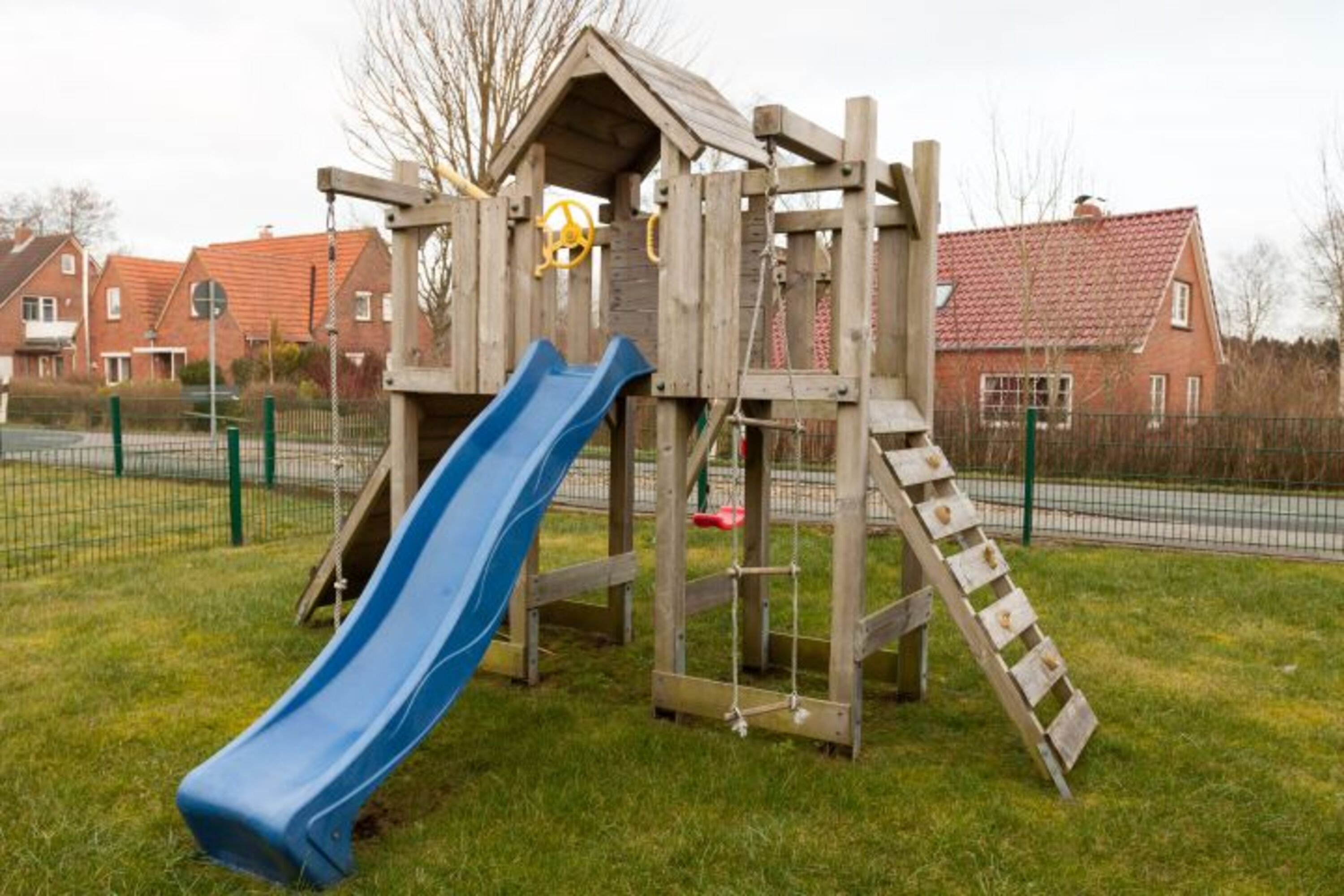 Hauseigener Spielturm