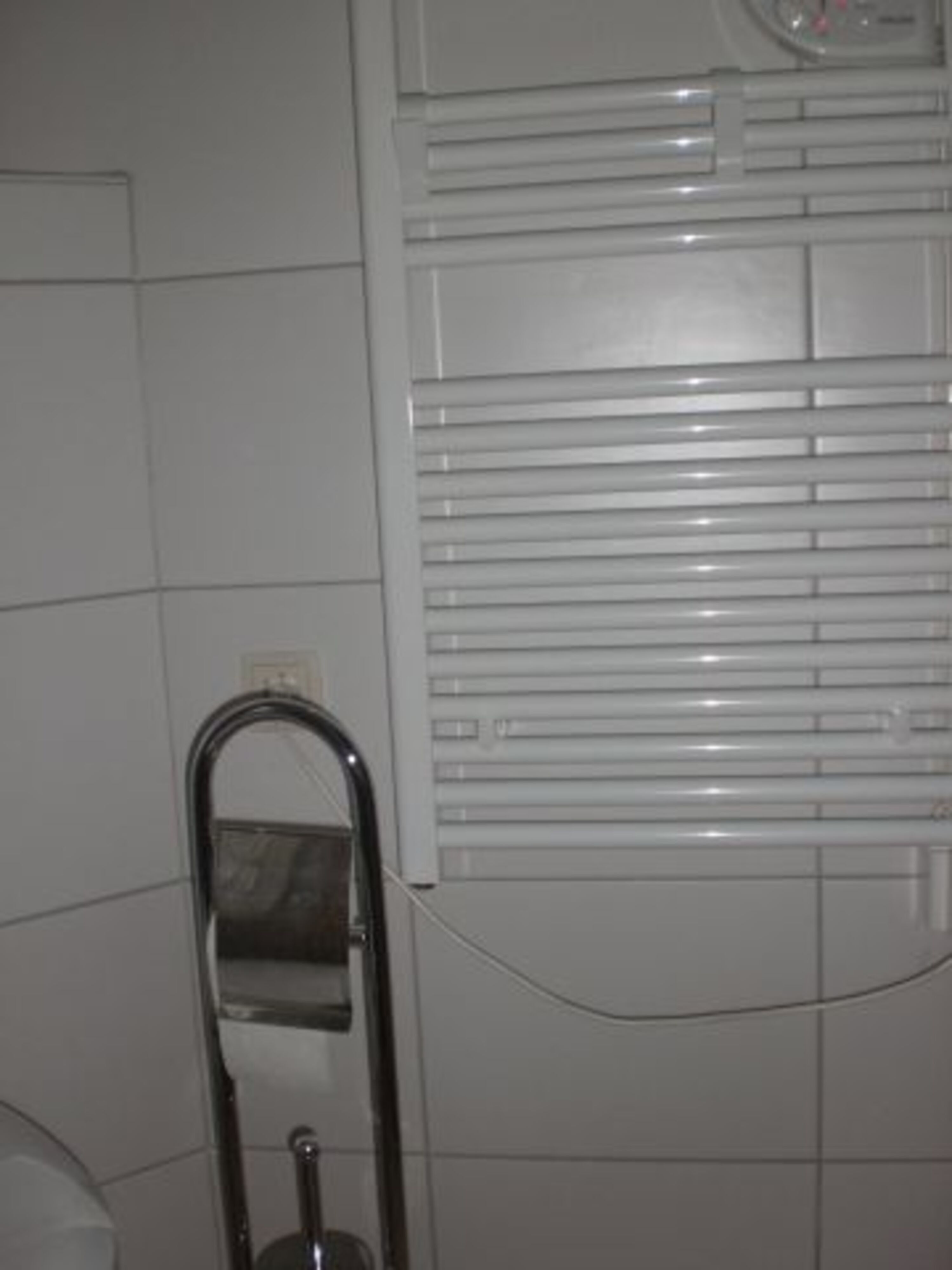 Handtuchtrockner und Heizung in Bad unten