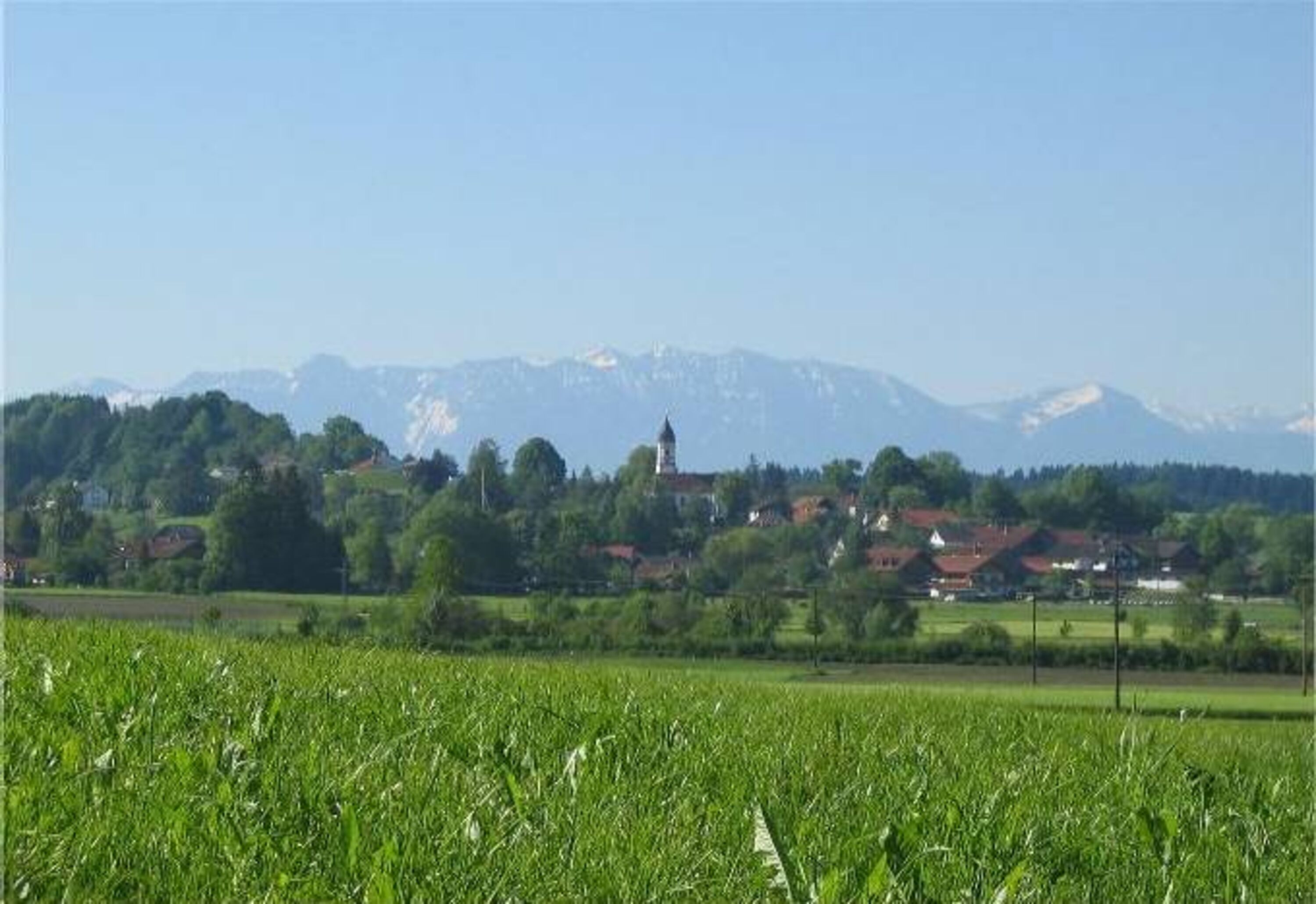 Oberhausen - im Hintergrund das Estergebirge