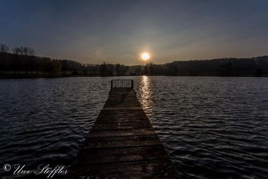 Abendstimmung am See. Dieser ist fussläufig zu erreichen