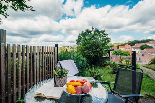 Der Sitzplatz im Garten mit Ausblick
