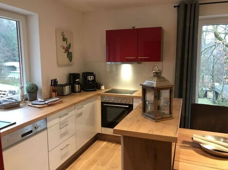 Die voll ausgestattete Küche 