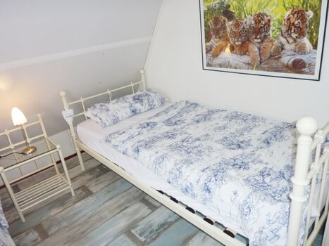 Schlafzimmer EG 1 Einzelbett